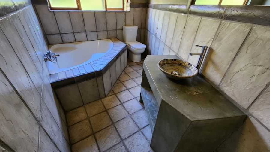 5 Bedroom Property for Sale in Island View Western Cape